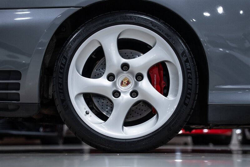 2004 Porsche 911 Carrera 4S