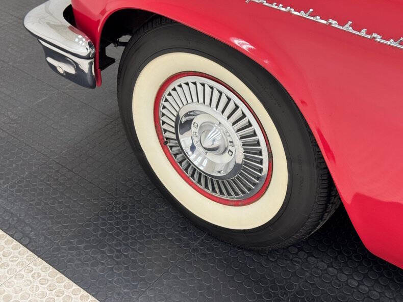 1957 Ford Thunderbird