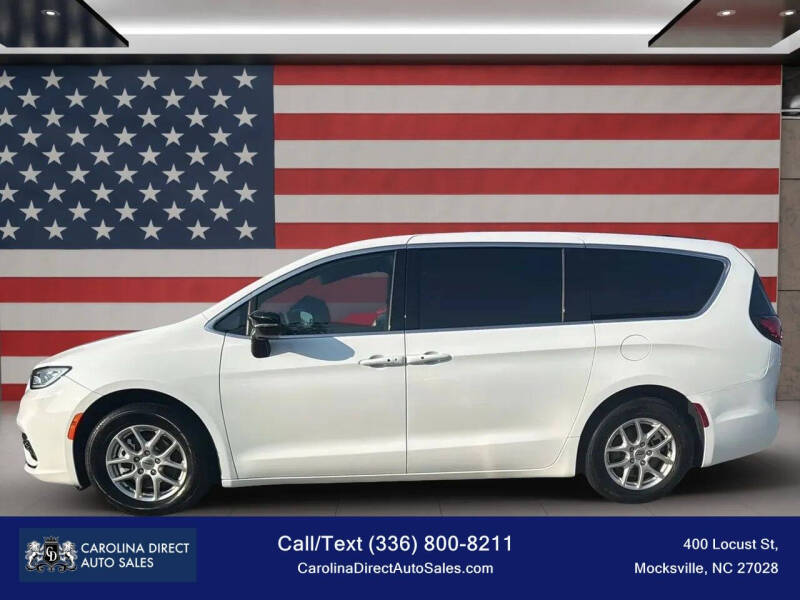 2025 Chrysler Pacifica Select