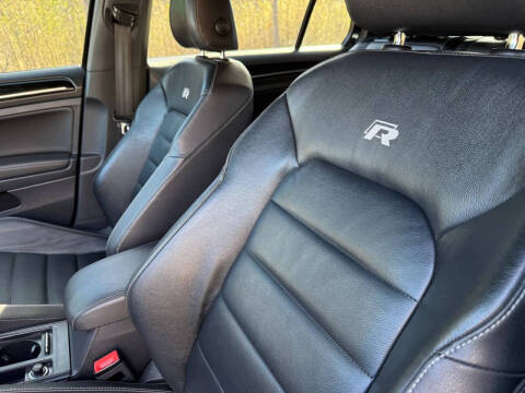 2017 Volkswagen Golf R 4Motion