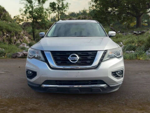 2020 Nissan Pathfinder SV