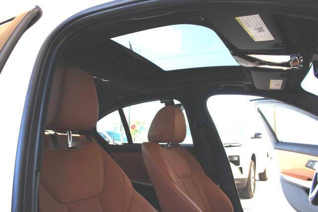 2024 BMW 3 Series 330i