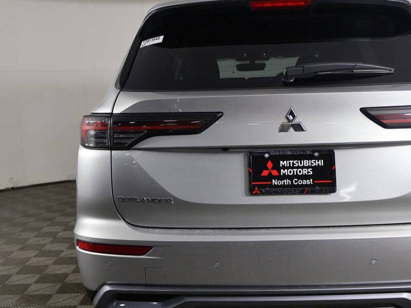 2026 Mitsubishi Outlander SE