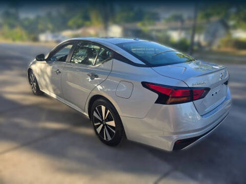 2022 Nissan Altima 2.5 SV