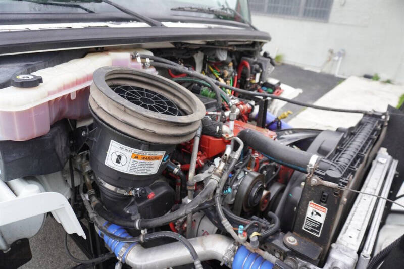 2015 Freightliner M2 106