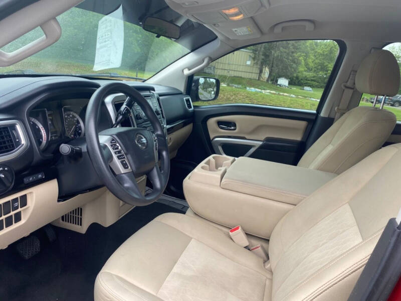 2017 Nissan Titan SV