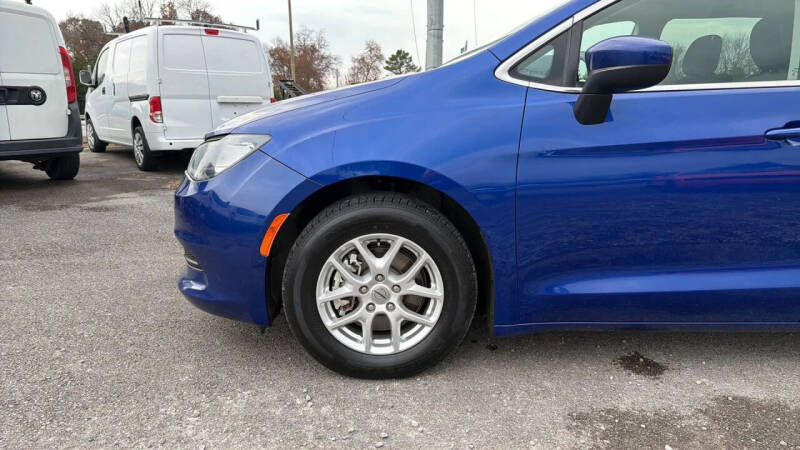2021 Chrysler Voyager LX