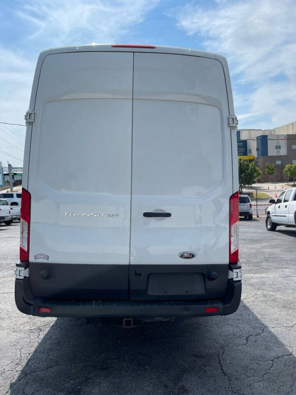 2016 Ford Transit Base photo 3