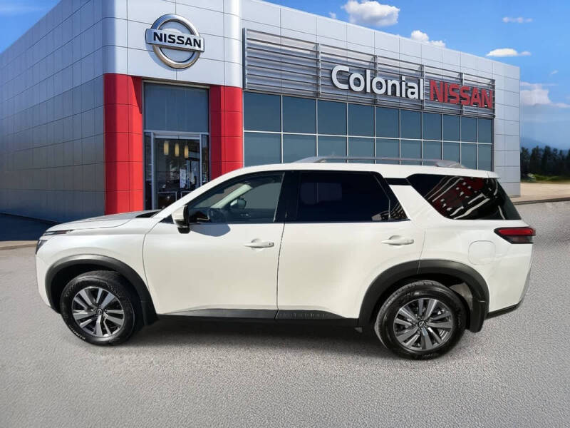 2022 Nissan Pathfinder SL