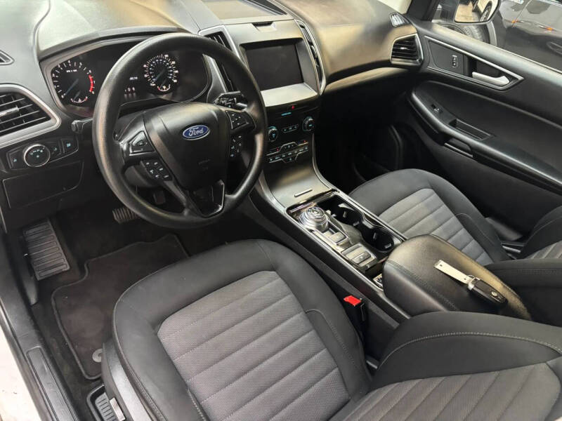 2020 Ford Edge SE
