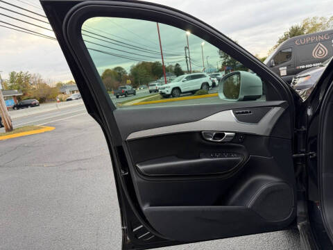 2017 Volvo XC90 T6 R-Design