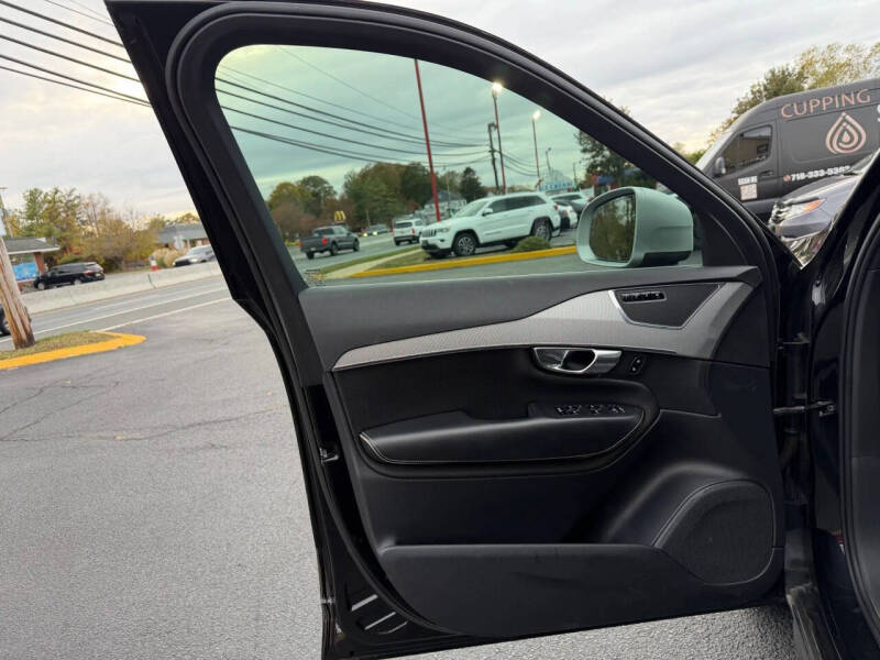 2017 Volvo XC90 T6 R-Design