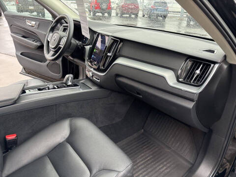 2023 Volvo XC60 B5 Core