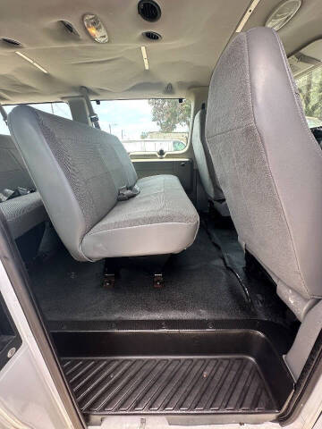 2003 Ford E-Series E-350 SD XLT