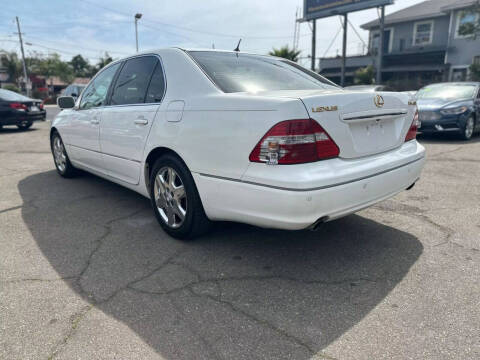 2004 Lexus LS 430