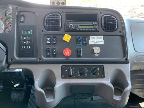 2016 Freightliner M2 106