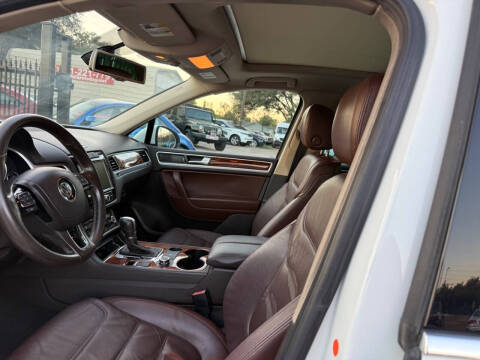 2013 Volkswagen Touareg TDI Lux