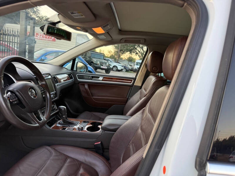 2013 Volkswagen Touareg TDI Lux