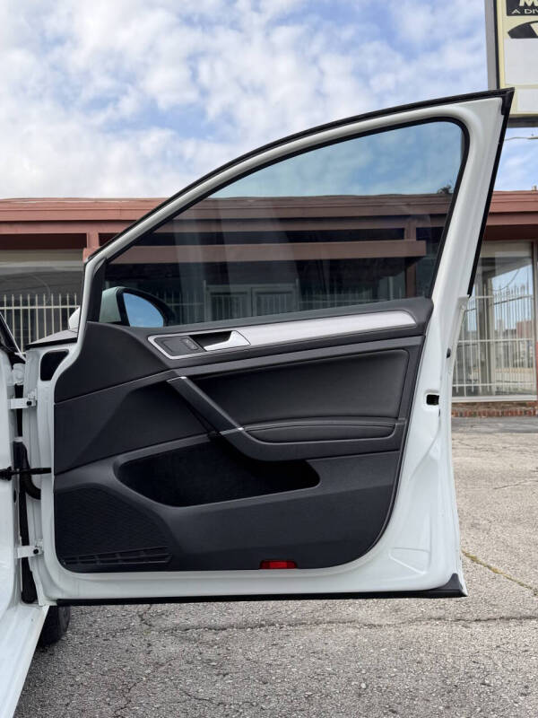 2015 Volkswagen e-Golf SEL Premium