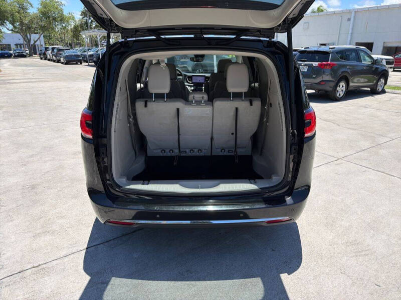 2021 Chrysler Pacifica Touring L
