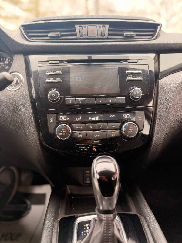 2017 Nissan Rogue Sport SV