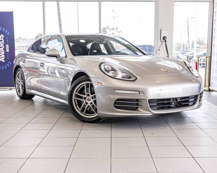 2016 Porsche Panamera 4 Edition