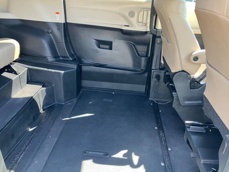 2022 Toyota Sienna XLE 7-Passenger