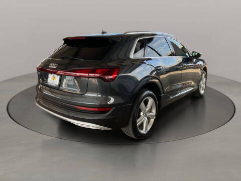 2019 Audi e-tron quattro Premium Plus