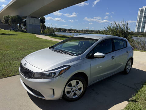 2017 Kia Forte5 LX