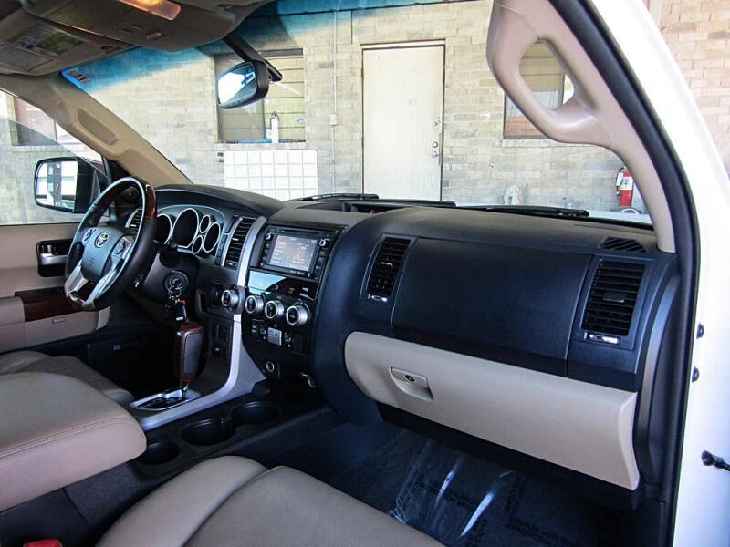 2014 Toyota Sequoia Platinum