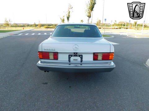1990 Mercedes-Benz 300-Class 300 SE
