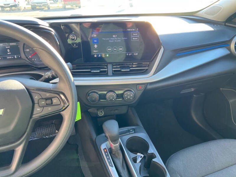 2025 Chevrolet Trax LS