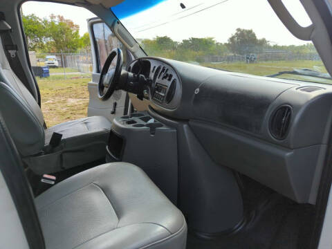 2005 Ford E-Series E-350 SD