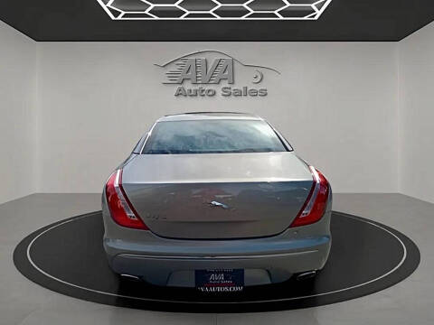 2012 Jaguar XJL Portfolio