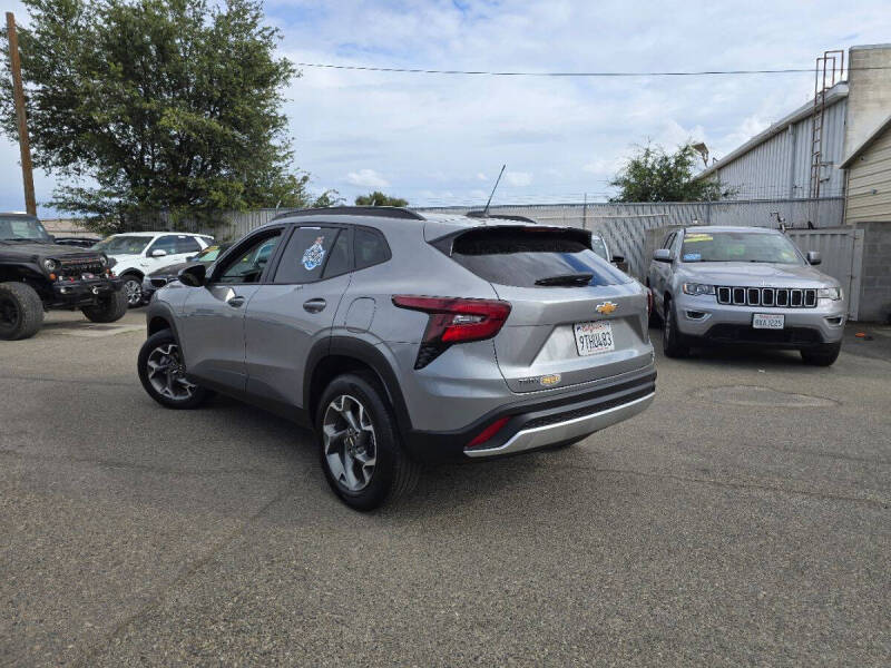 2025 Chevrolet Trax LT