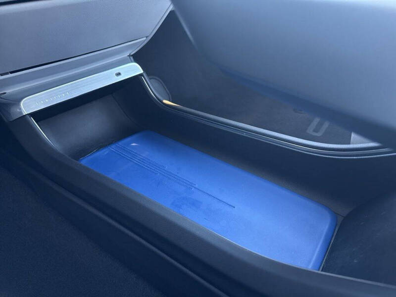 2024 Cadillac LYRIQ Luxury 1