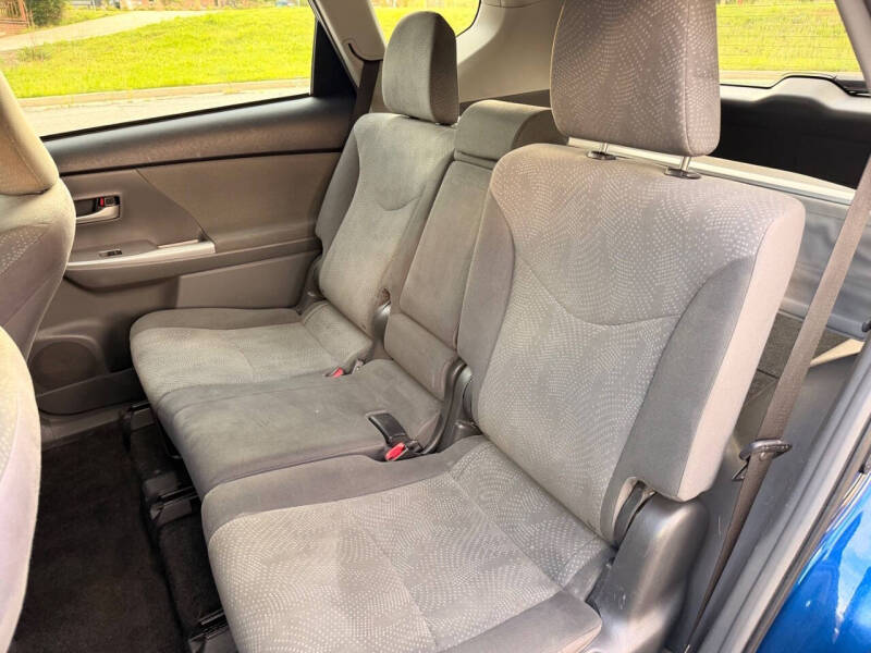 2013 Toyota Prius v Five
