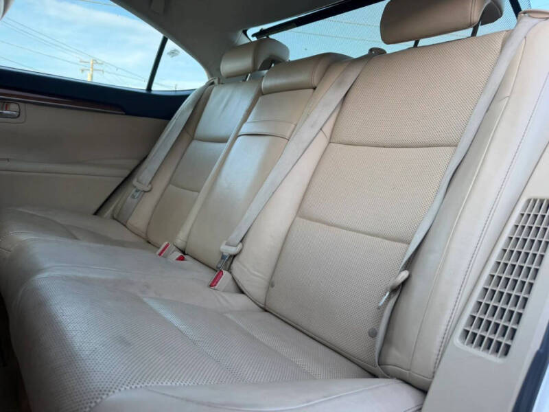 2013 Lexus ES 300h