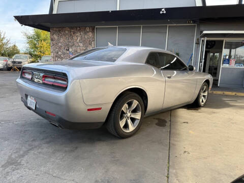 2015 Dodge Challenger SXT