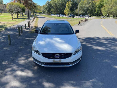 2015 Volvo V60 Cross Country T5