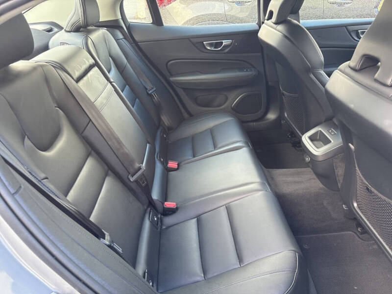 2025 Volvo S60 B5 Core