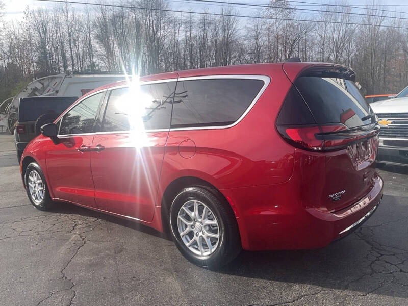 2026 Chrysler Pacifica Select