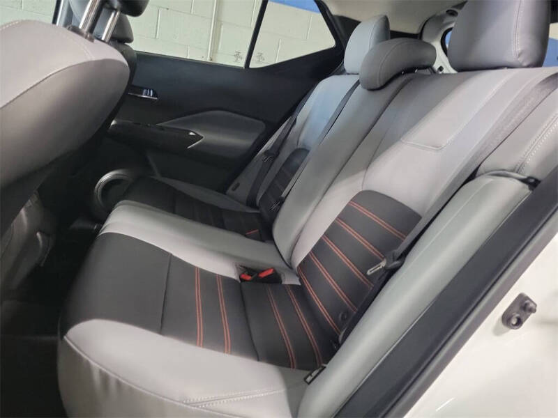 2023 Nissan Kicks SR