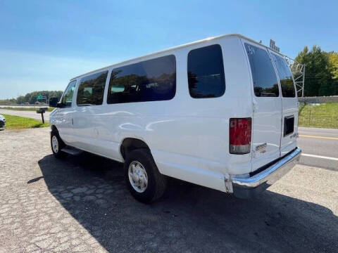 2011 Ford E-Series E-350 SD XLT