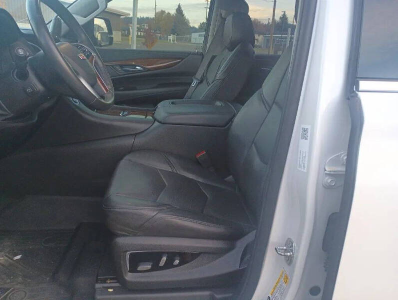 2020 Cadillac Escalade Luxury