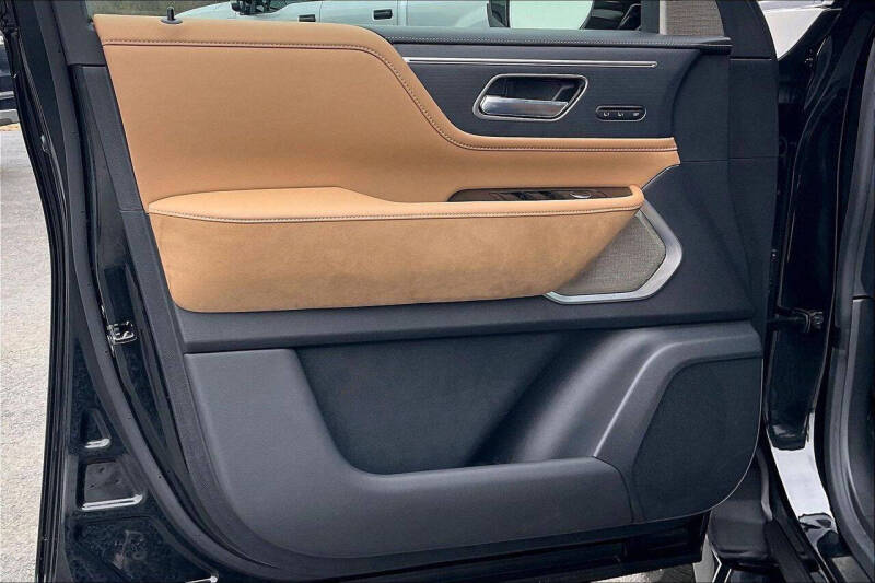 2025 Infiniti QX80 Sensory