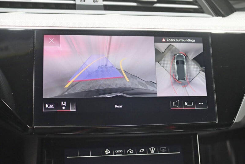 2022 Audi e-tron S quattro Prestige