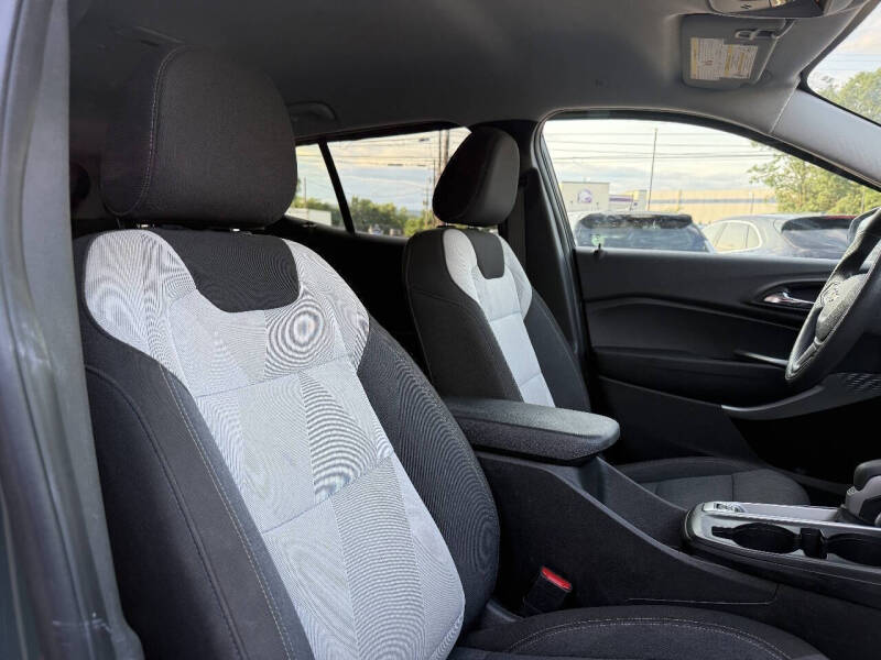 2025 Chevrolet Trax LS