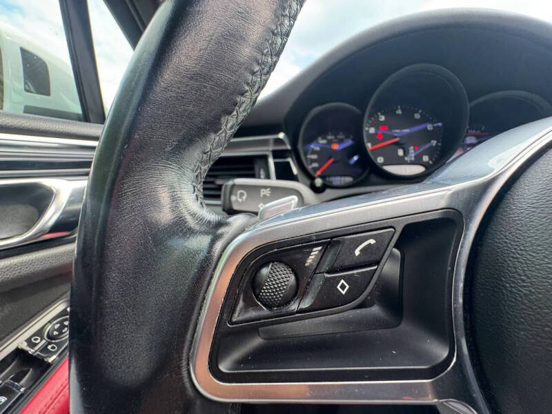 2017 Porsche Macan