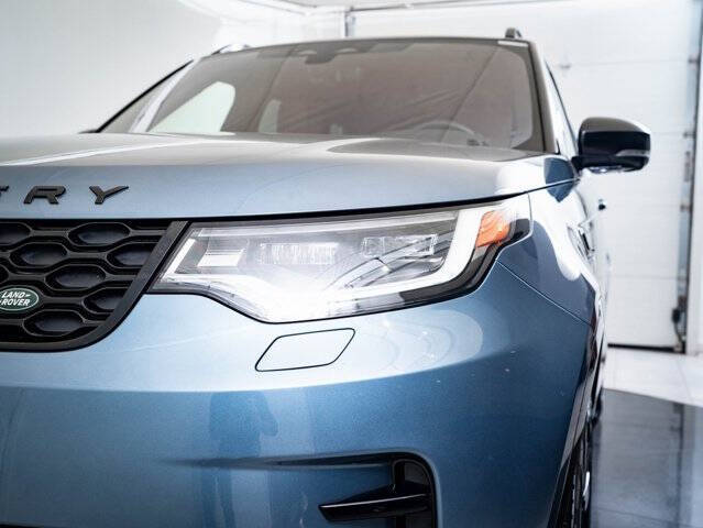 2023 Land Rover Discovery P300 S R-Dynamic